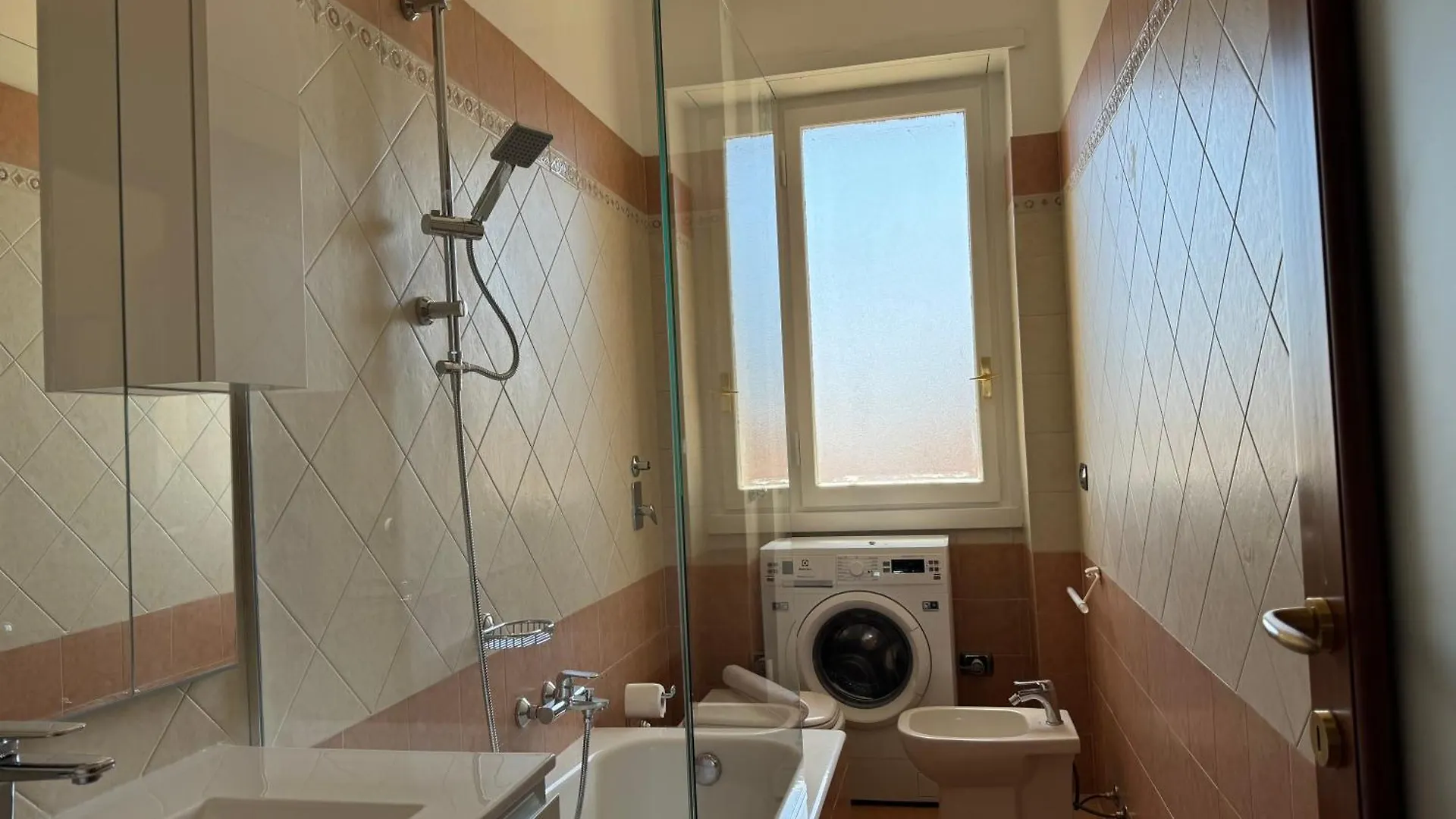 Lorenteggio Urban Suite - Affitti Brevi Italia Milan 0*,  Italy